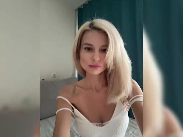 -Molly- on BongaCams 