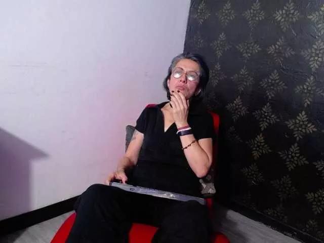 Ades-lira on BongaCams 