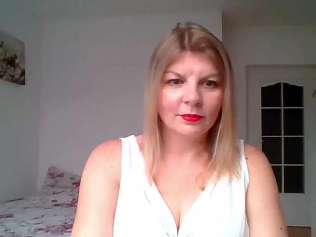 AdriannaLove on BongaCams 