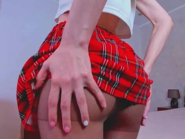 Sexy AnalisaMilford wants you to fuck her body now AnalisaMilford from BongaCams