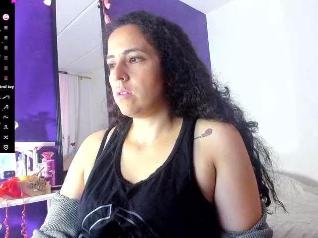 caroldiaz on BongaCams 