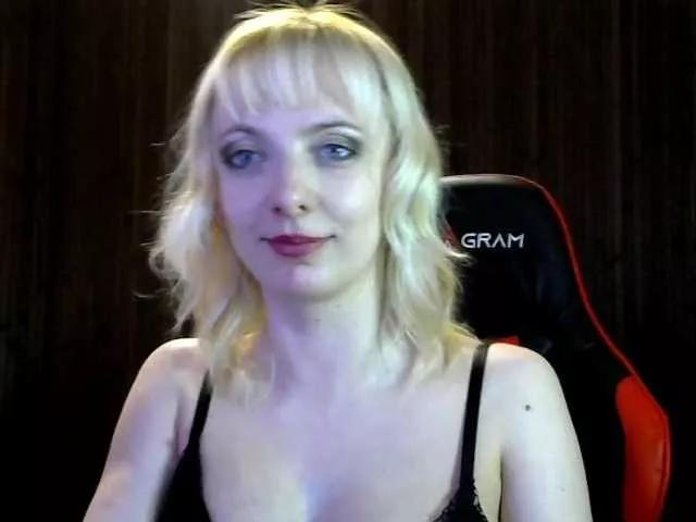 EXTASYmina on BongaCams 