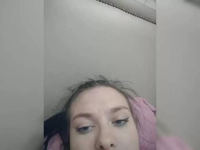 Kristiz04 on BongaCams 