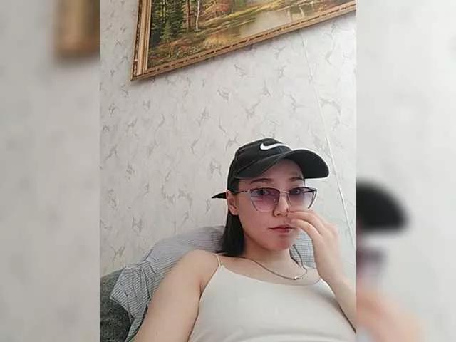 Milash2332a on BongaCams 