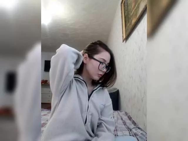 Milash2332a on BongaCams 