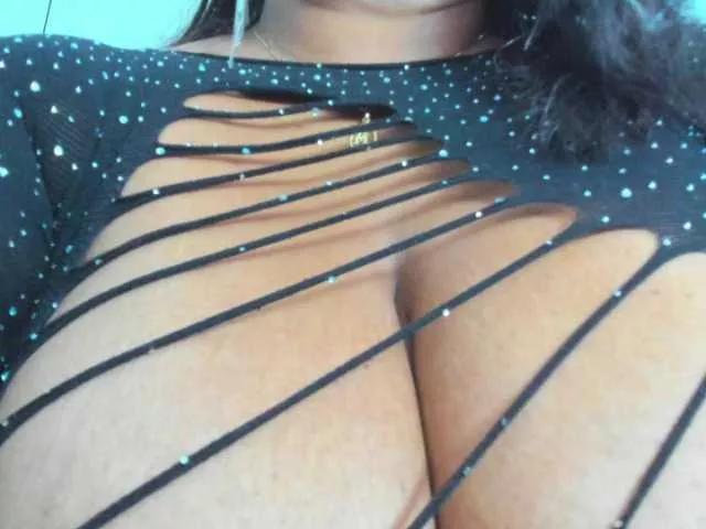 milfebony on BongaCams 