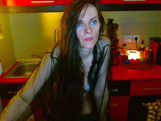 SexQueen11 on BongaCams 