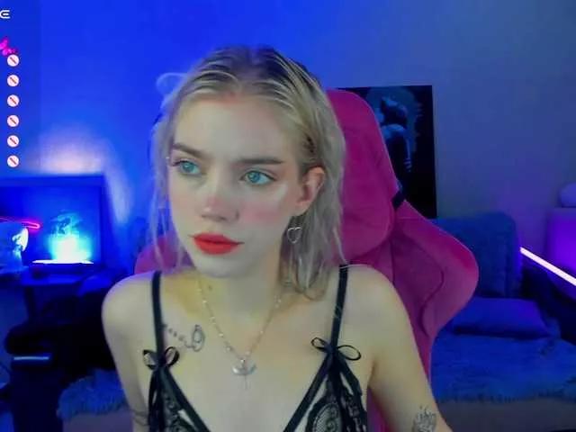 ShawtyLola on BongaCams 