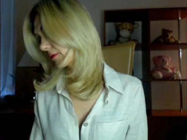 Tanya6547 on BongaCams 