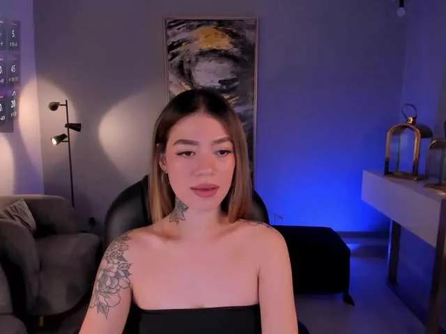 ViolettHansson on BongaCams 