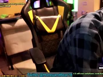 honeyand_thebear on Chaturbate 