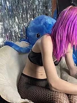 alicewonder09 on StripChat 