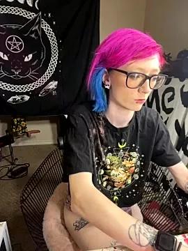 alicewonder09 on StripChat 