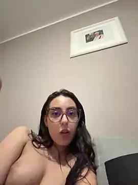 Ladylovess03 on StripChat 